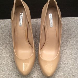 Bcbgeneration Nude patent leather heels